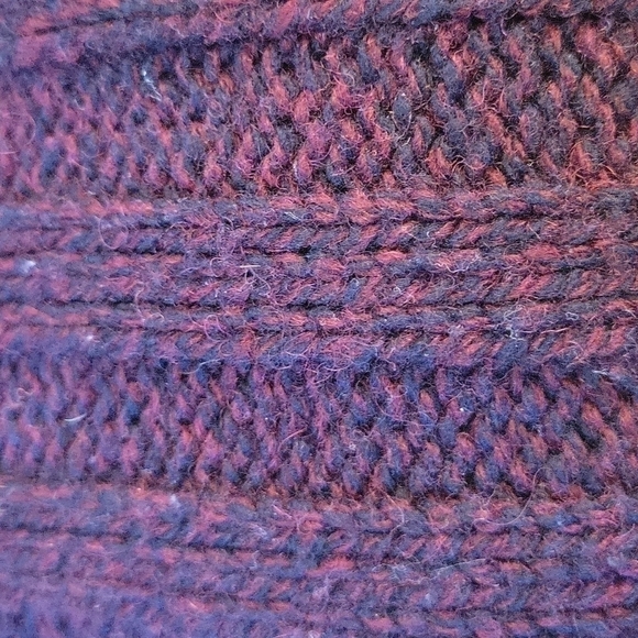 American OUTFITTERS burgundy and black lambswool mock sweater.  Size is XXL - Picture 6 of 6